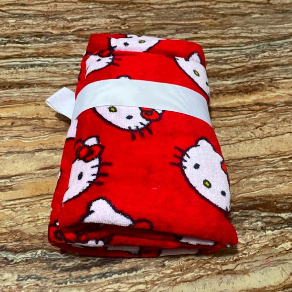 Hello Kitty - Picture 3 of 4